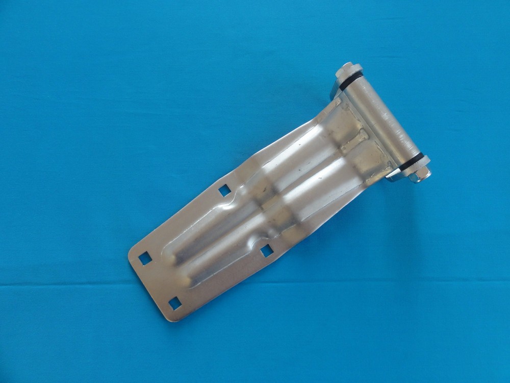 Петля двери фургона Г-3302 (260мм) большая 4 отверстия