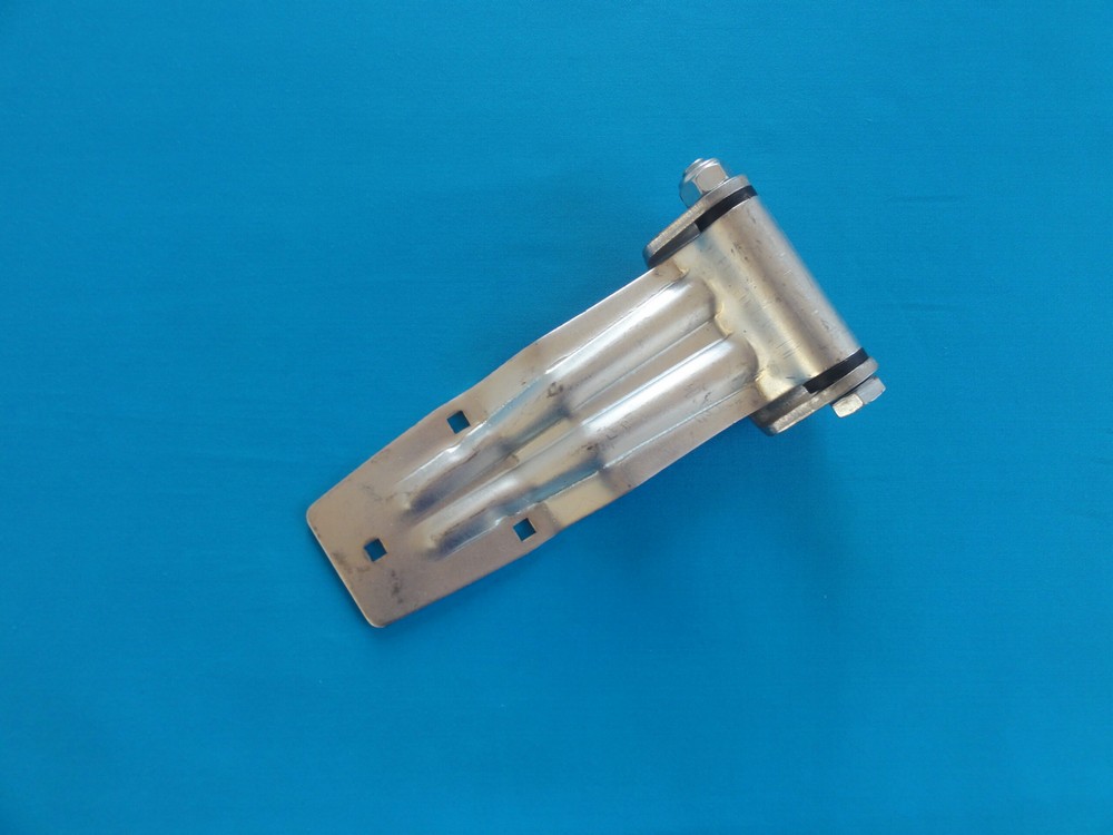 Петля двери фургона Г-3302 (190мм) средняя угол 270